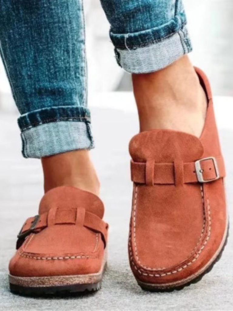 THE AMY COMFORT CLOGS