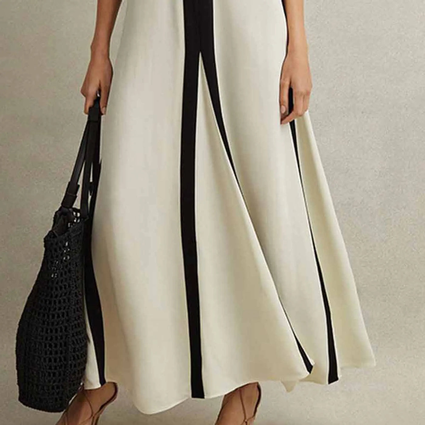 Eveline | Elegant V-Neck Colorblock Maxi Dress