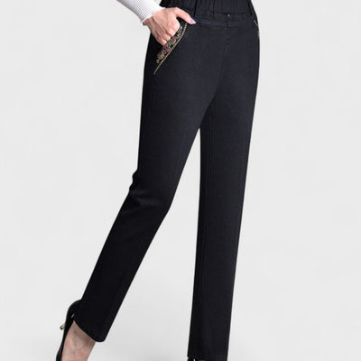 Maira | Women’s jeans with side pockets and elastic waistband